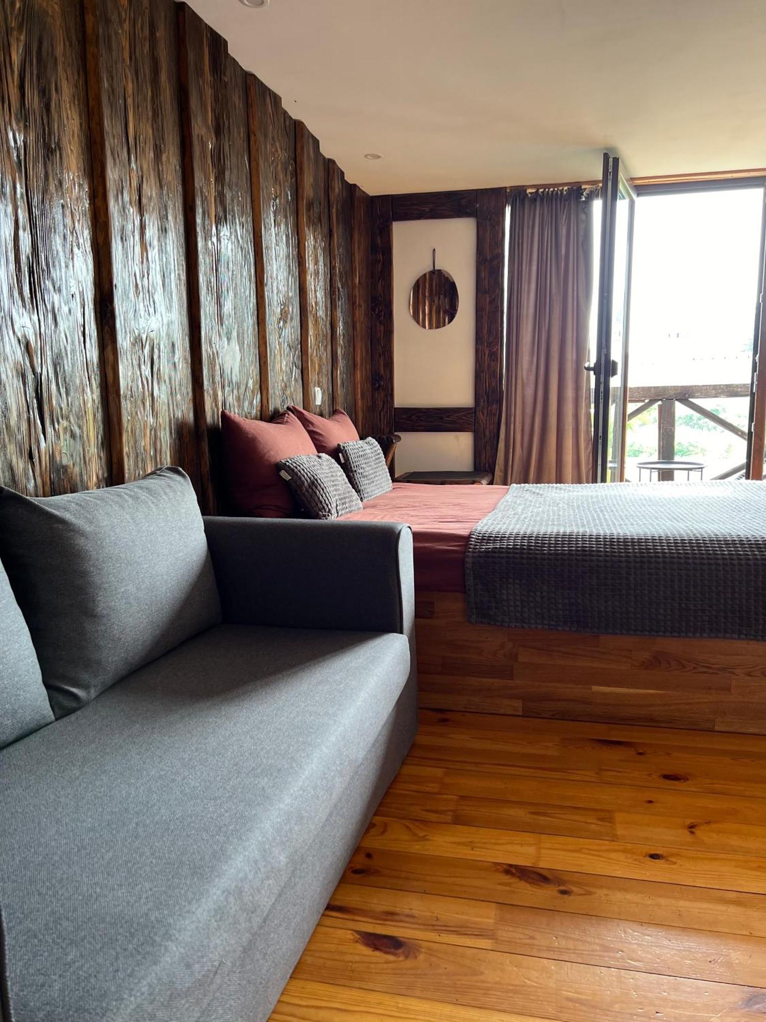 Nazar Stodolya Hotel Kamjanyi Potoki Kültér fotó