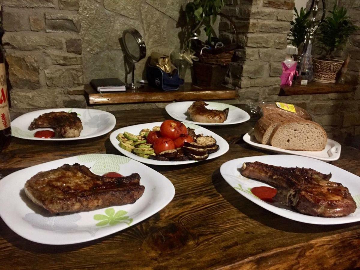 Nazar Stodolya Hotel Kamjanyi Potoki Kültér fotó